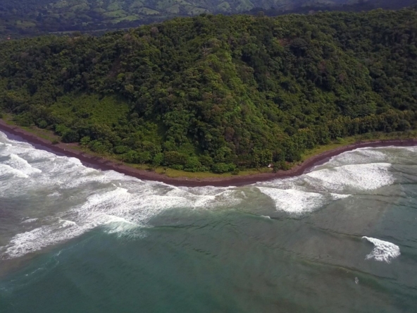 Teyuna-Village-Cambutal-Panama-Surf-4-11-6-2000x1119
