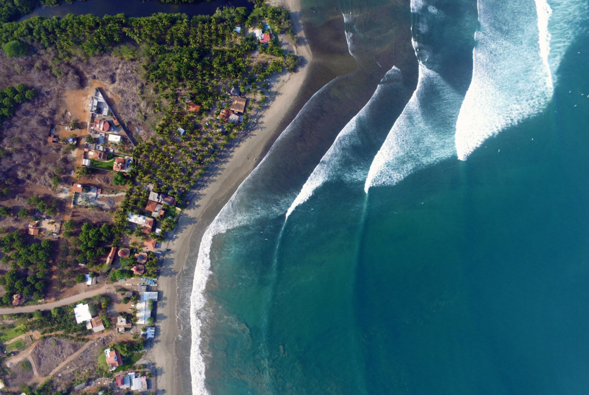 la-saladita-surfing-waves