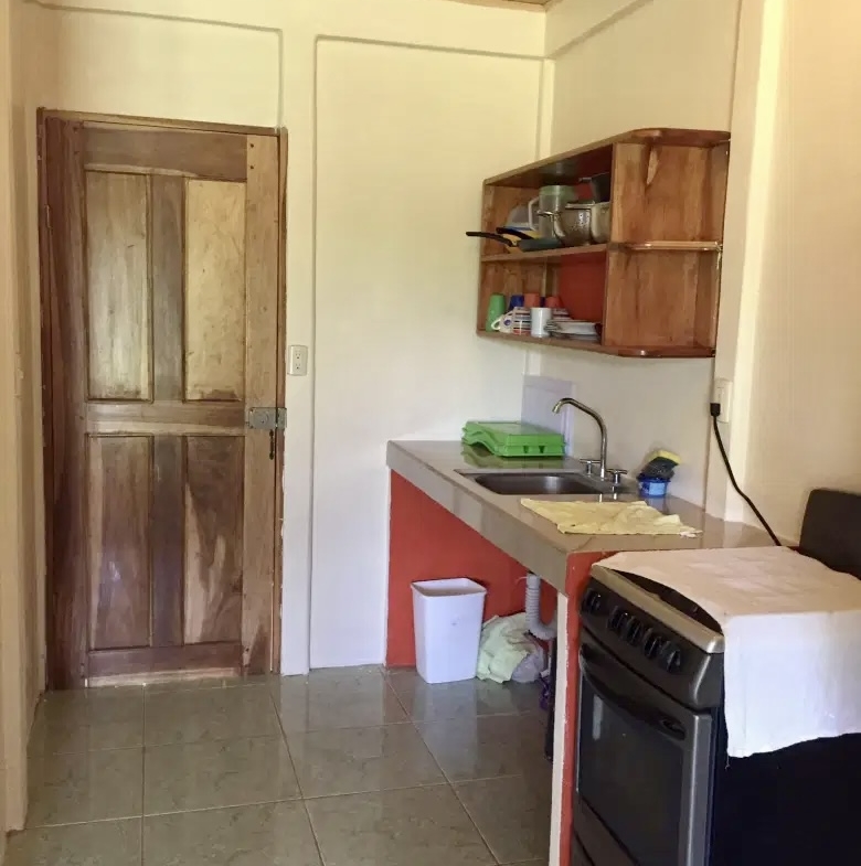 pavones-ocean-view-beach-house-kitchen