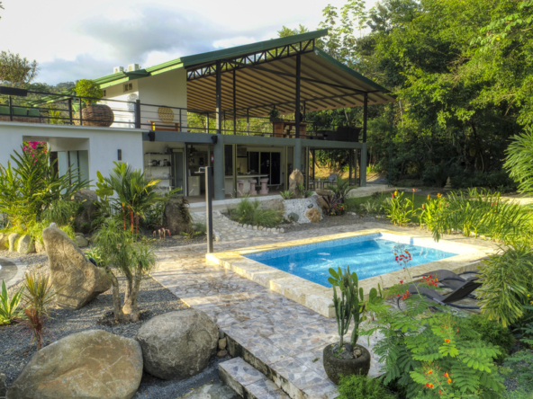 spectacular-surf-yoga-retreat-center-uvita