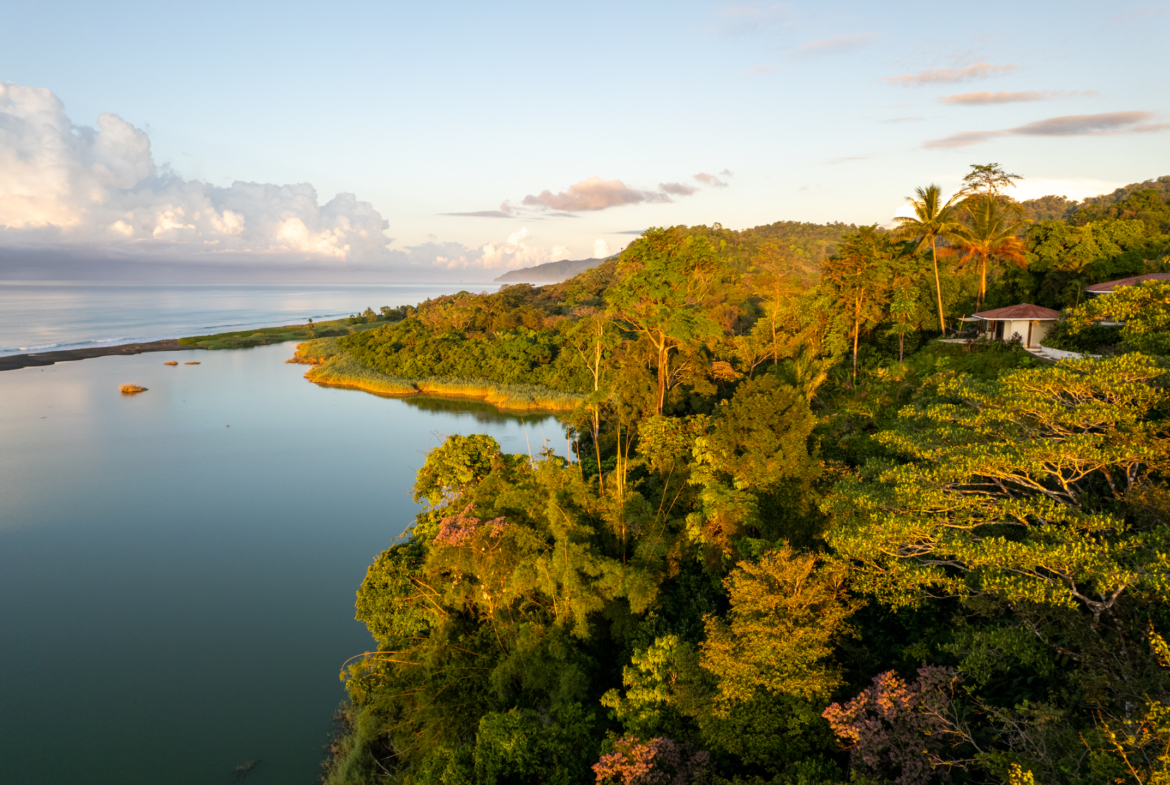 ultimate-eco-lodge-laguna-vista-surrounded-by-natural-lagoon-osa-peninsula