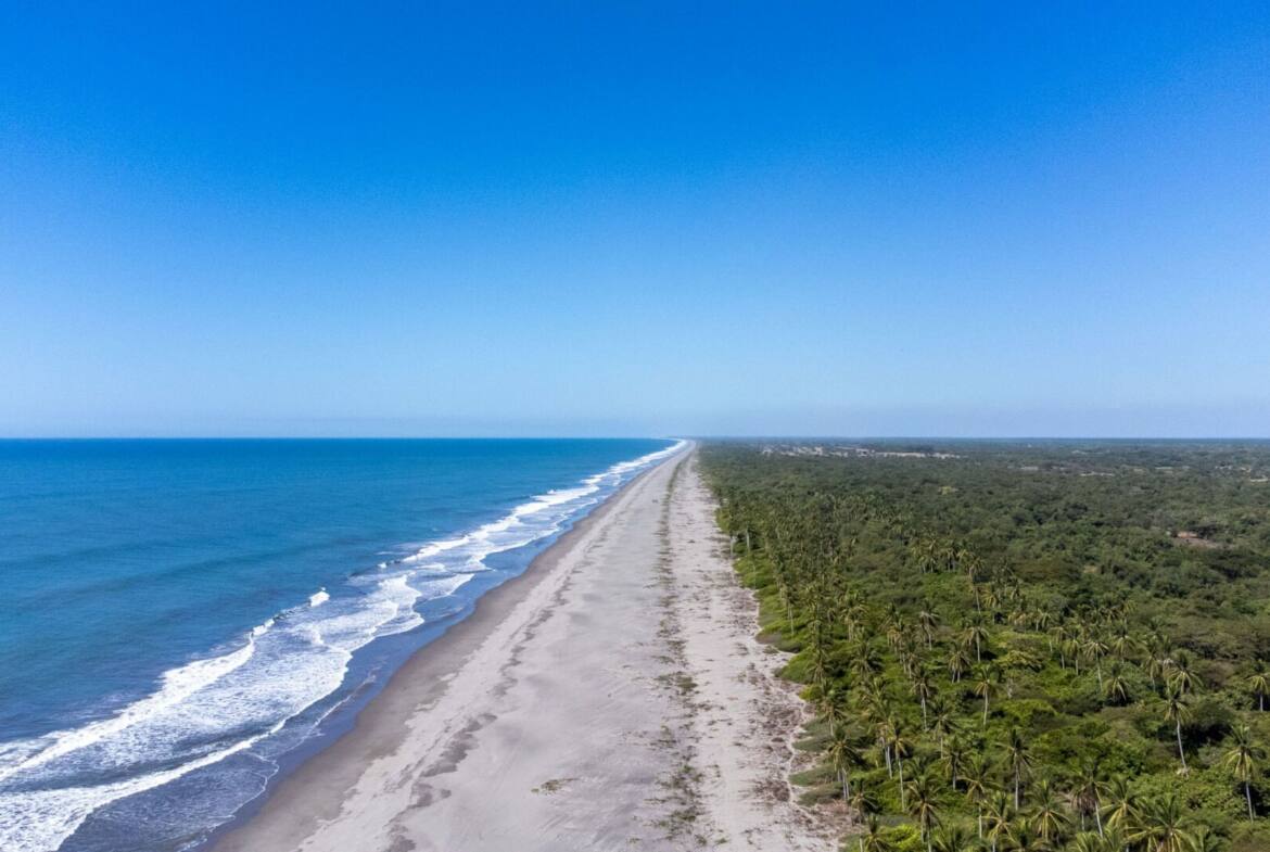 El Icaco Beach Lot in Usulután