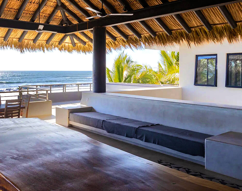 casa-cuchara-saladita-beach-house