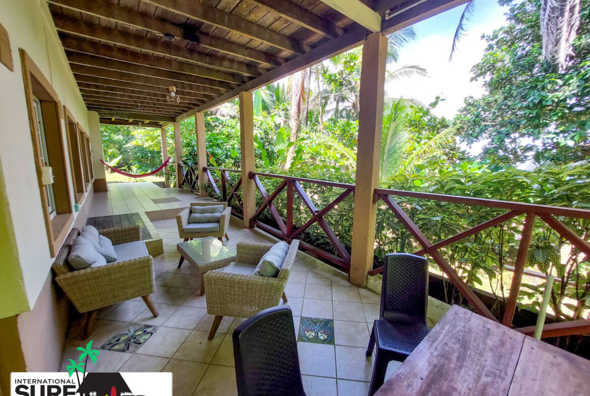 beachfront-lodge-for-sale-in-bocas-dell-toro