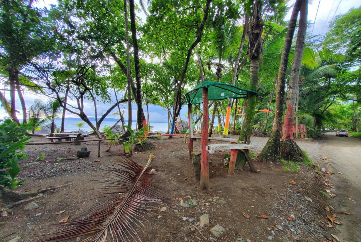 la-pina-waterfront-restaurant-for-sale-in-pavones-costa-rica