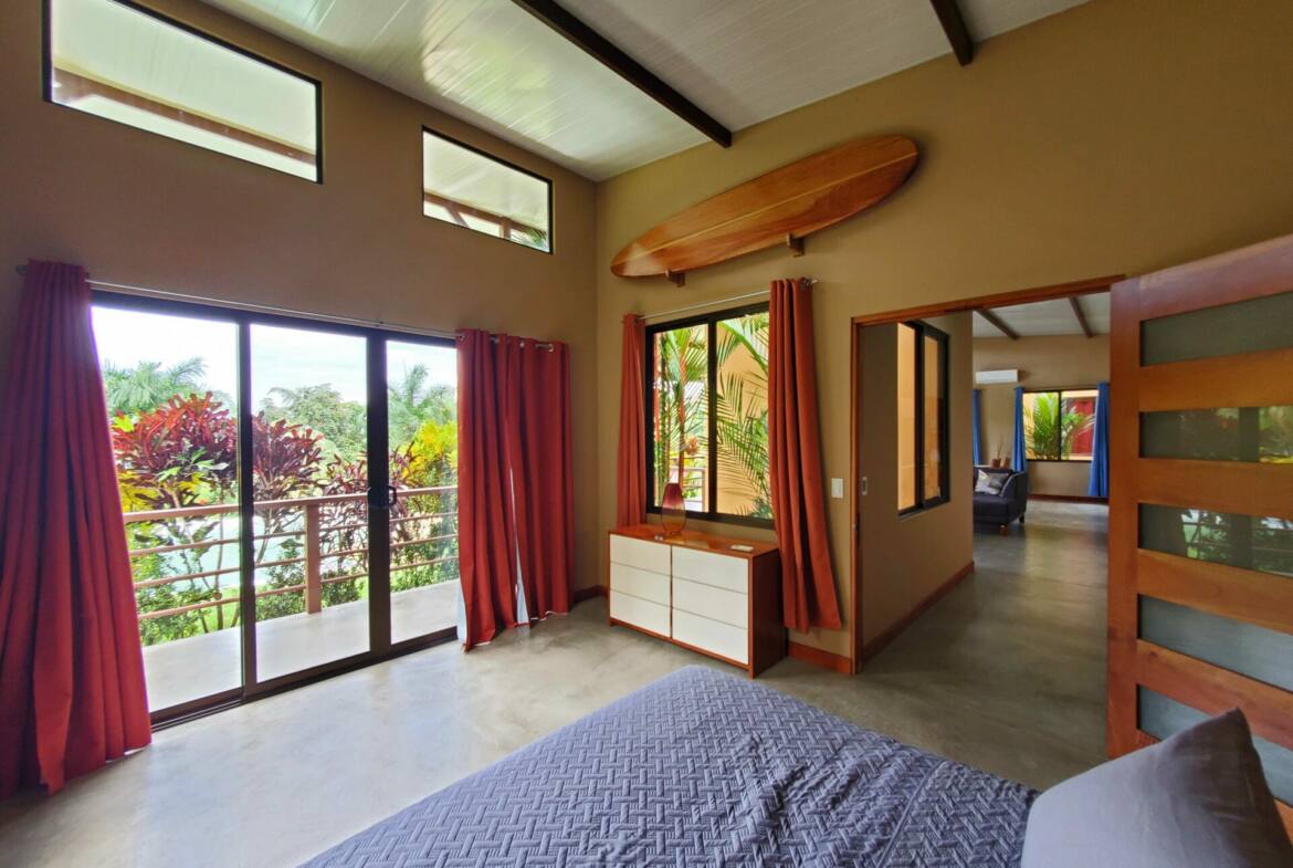 tropicana-surf-retreat-with-ocean-views-