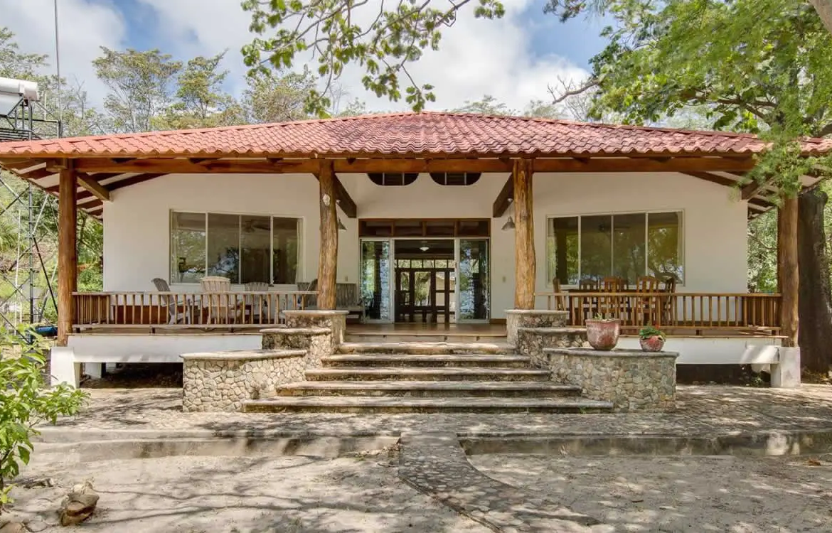 4-bedroom-nicaragua-playa-el-coco-beachfront-home-for-sale