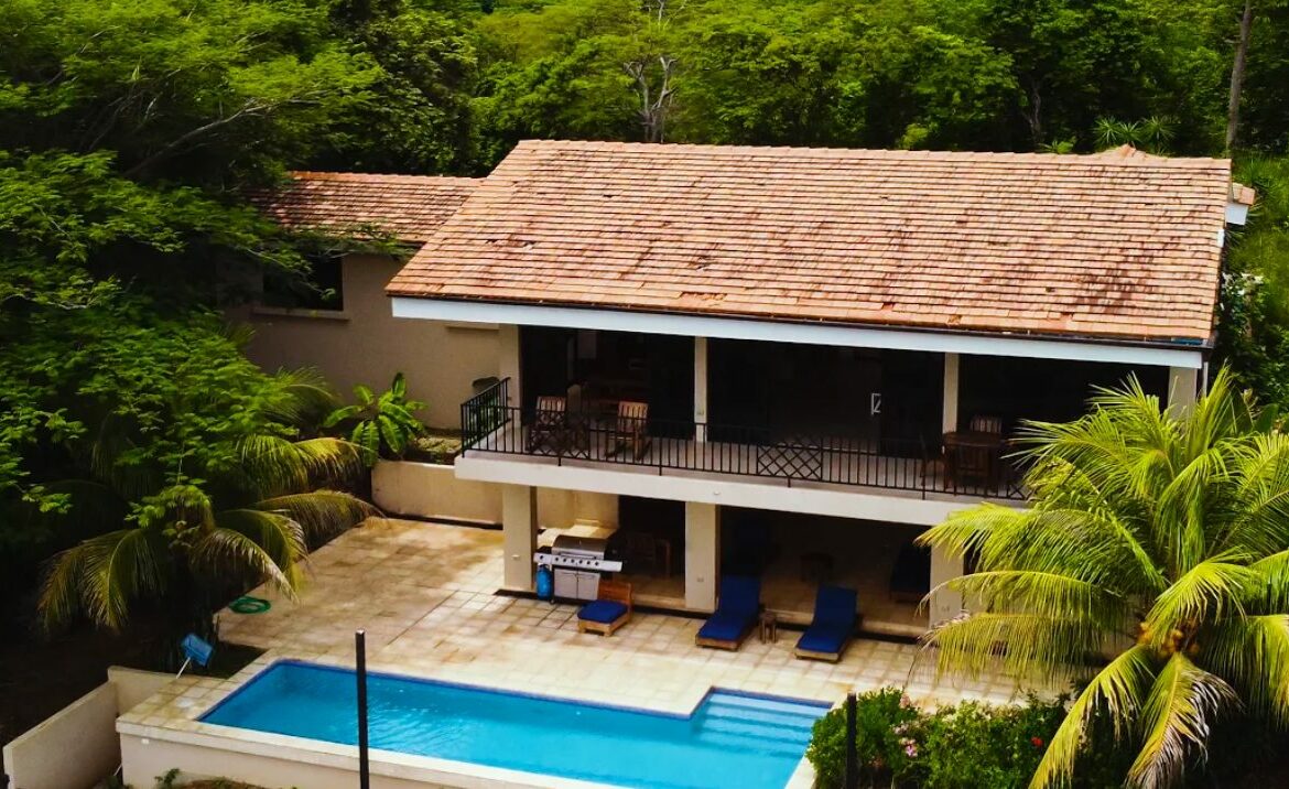 Two-Houses-on-One-Property-in-Playa-Gigante