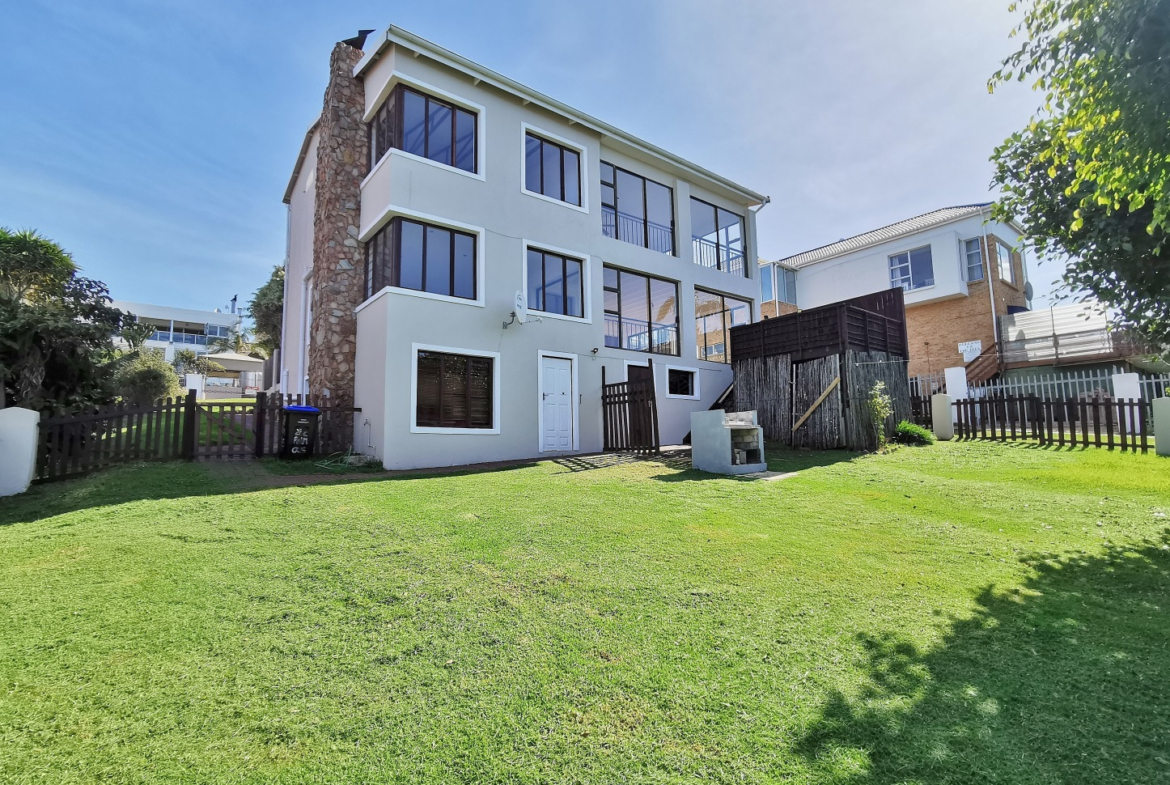 5-bedroom-oceanview-at-jeffreys-bay