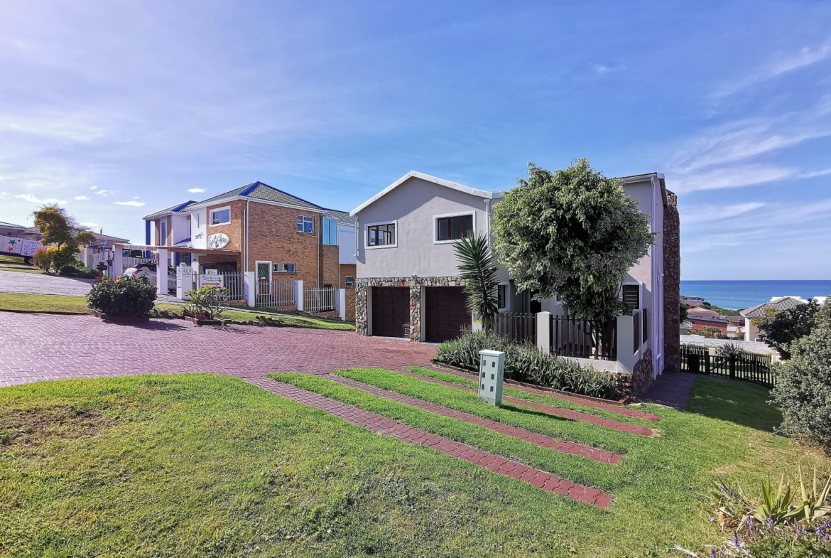 5-bedroom-oceanview-at-jeffreys-bay