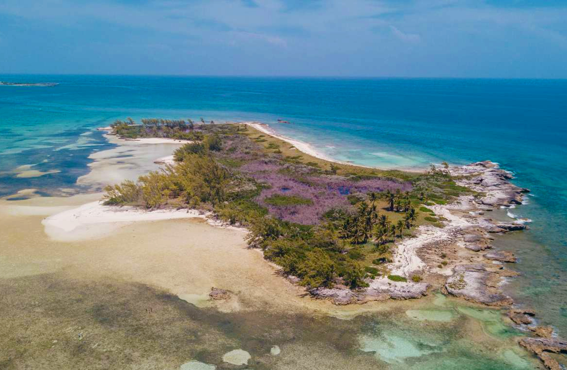 hawks-nest-cay-The-berry-islands-bahamas-caribbean