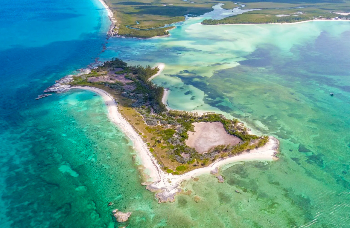 hawks-nest-cay-The-berry-islands-bahamas-caribbean