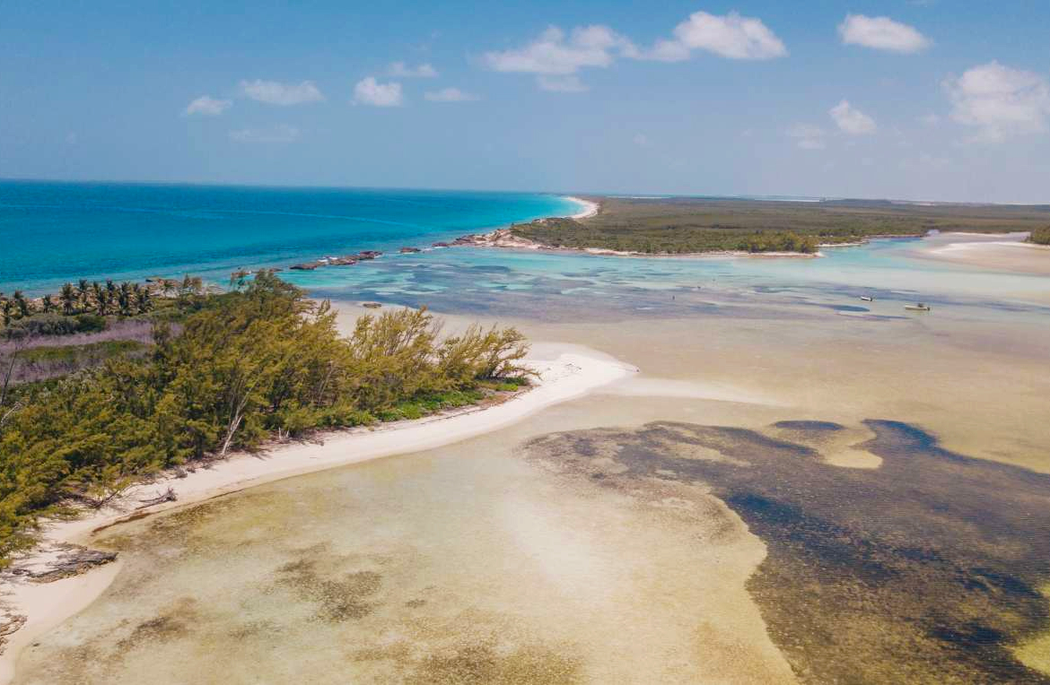 hawks-nest-cay-The-berry-islands-bahamas-caribbean