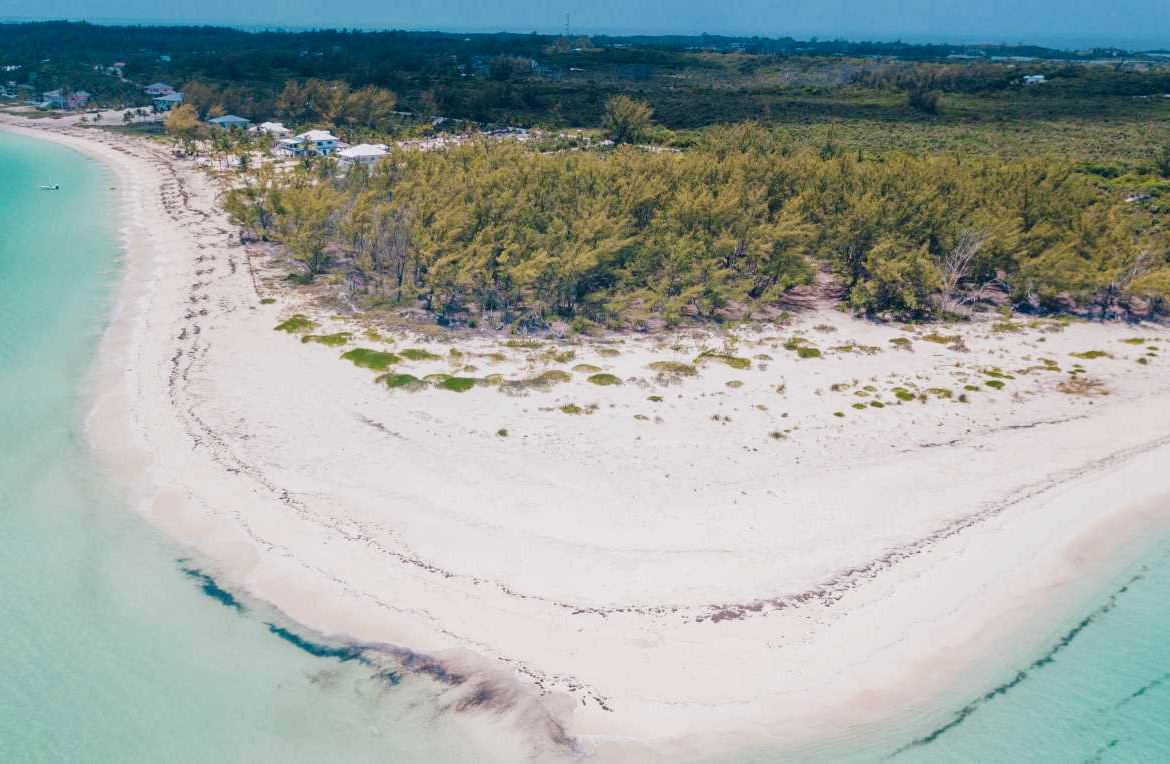 hawks-nest-cay-The-berry-islands-bahamas-caribbean