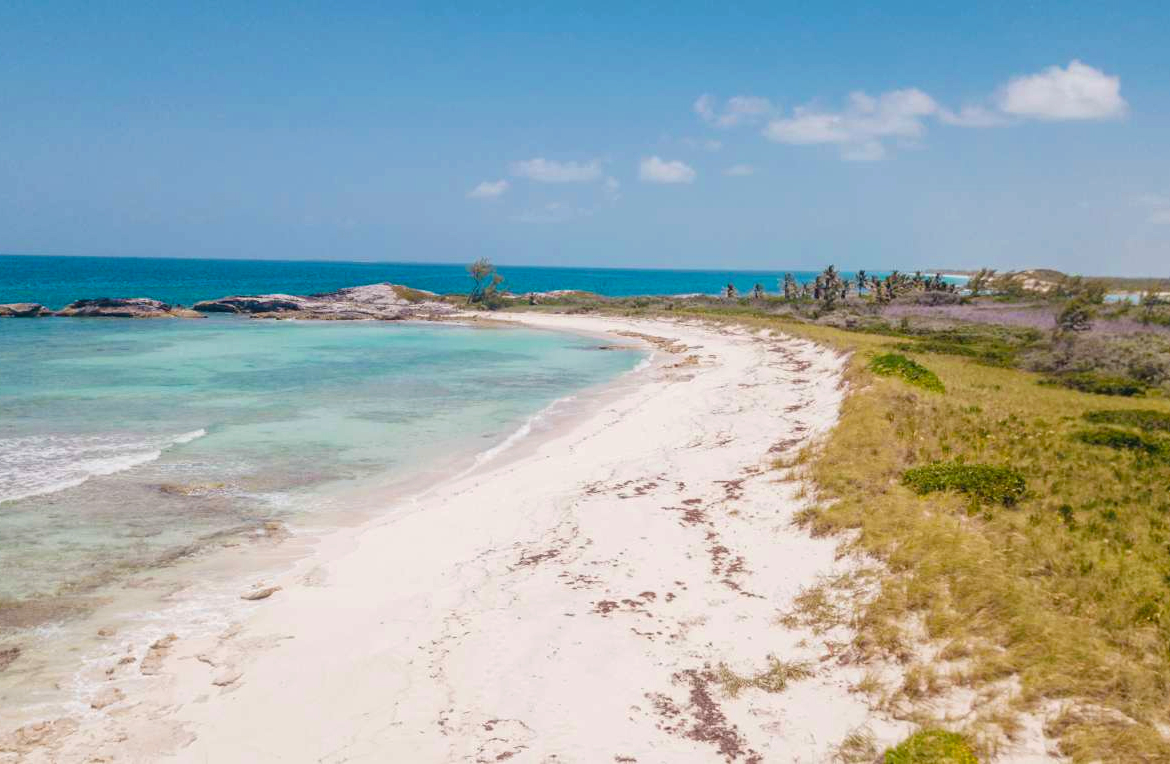 hawks-nest-cay-The-berry-islands-bahamas-caribbean