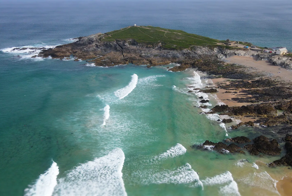 little-fistral-beach-surf-newquay-uk