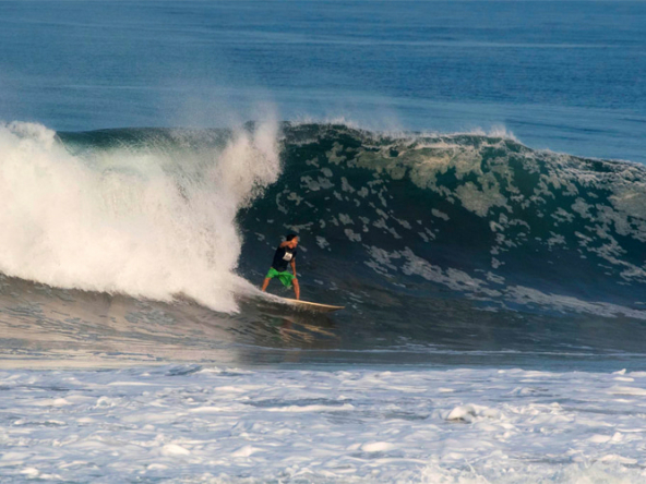 surfing-boca--de-apisa-michocan-mexico