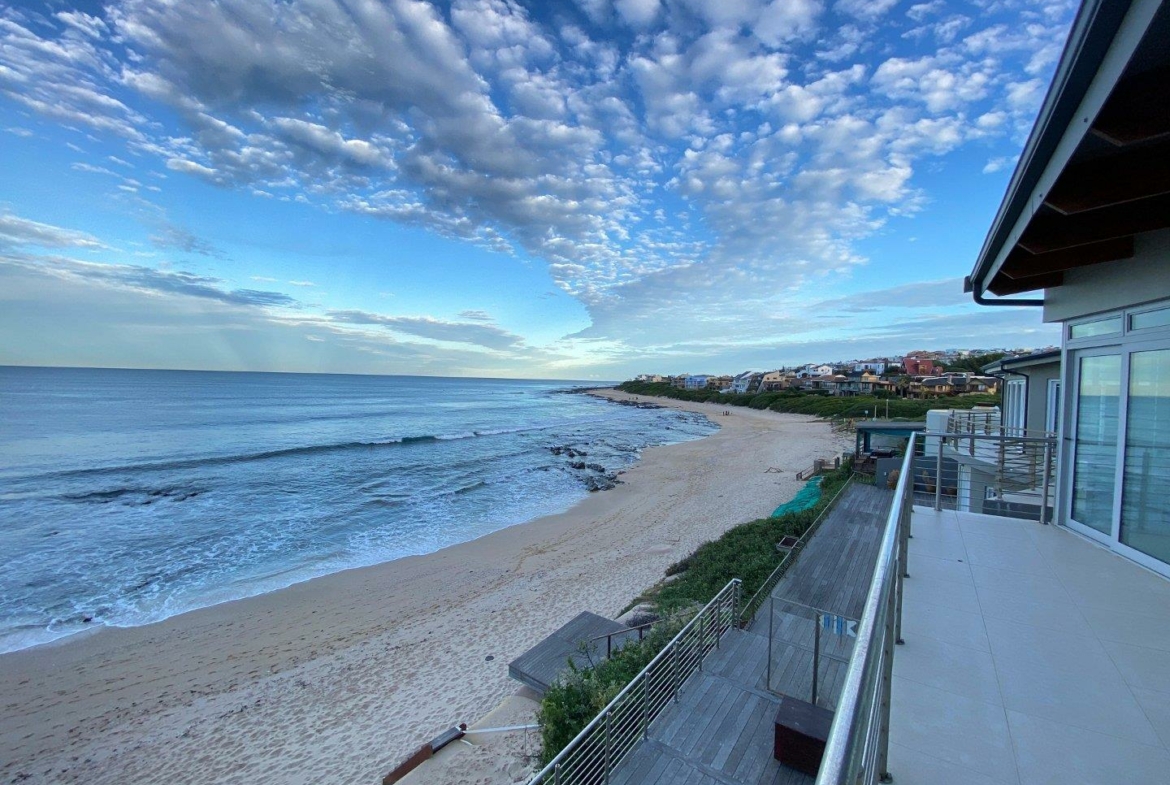 5-bedroom-on-the-sand-at-jeffreys-bay