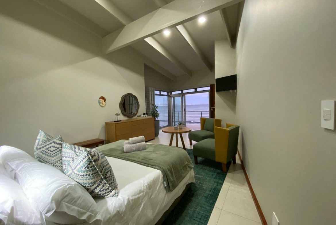 5-bedroom-on-the-sand-at-jeffreys-bay