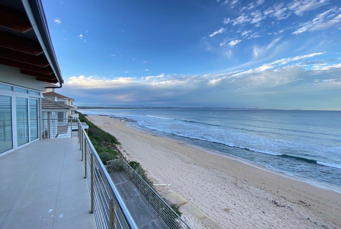 5-bedroom-on-the-sand-at-jeffreys-bay