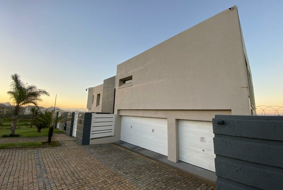 7-bedroom-surf-view-above-jeffreys-bay