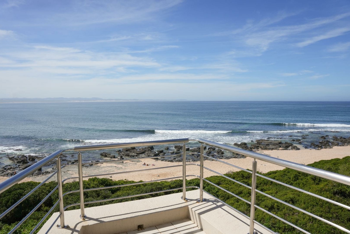 7-bedroom-surf-view-above-jeffreys-bay