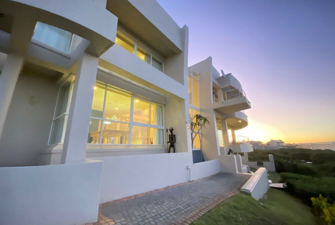 7-bedroom-surf-view-above-jeffreys-bay