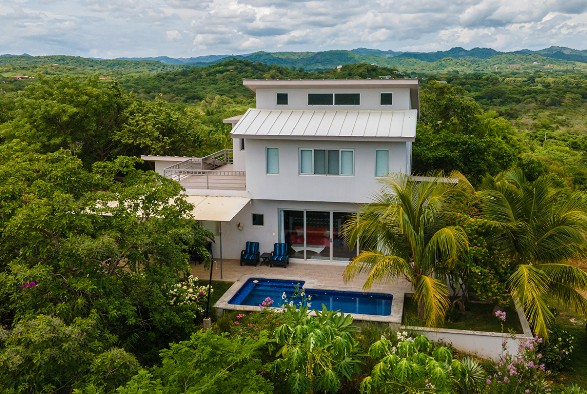 casa-loma-del-mar-ocean-view-home