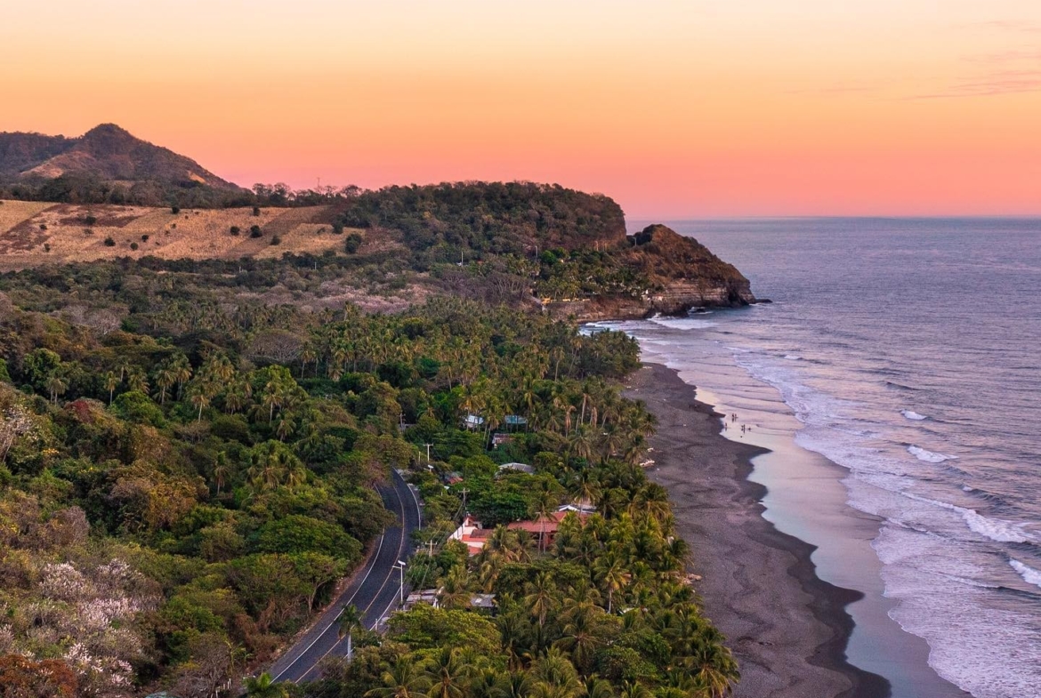 oceanfront-income-producing-villa-el-salvador