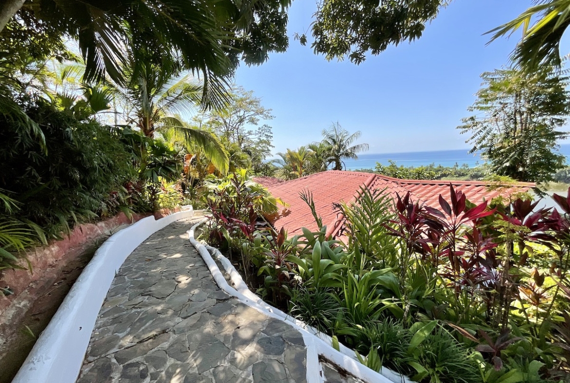 spectacular-ocean-view-resort-property