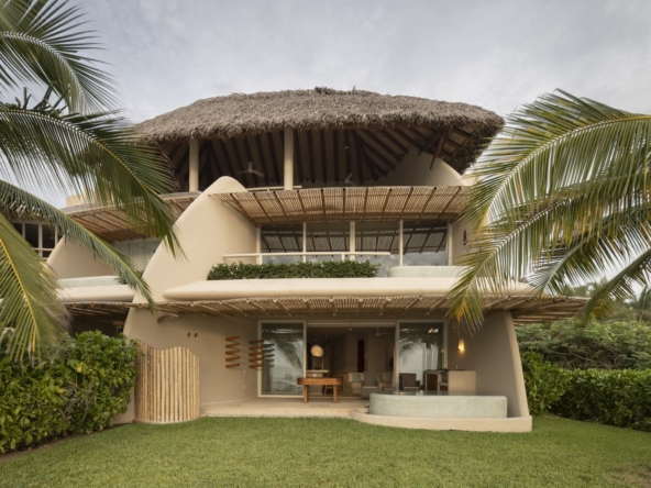 los-panchos-beachfront-for-sale