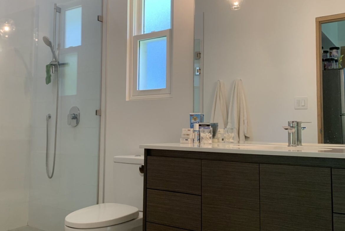 beautiful-pavones-home-with-large-lot-walking-distance-to-beach